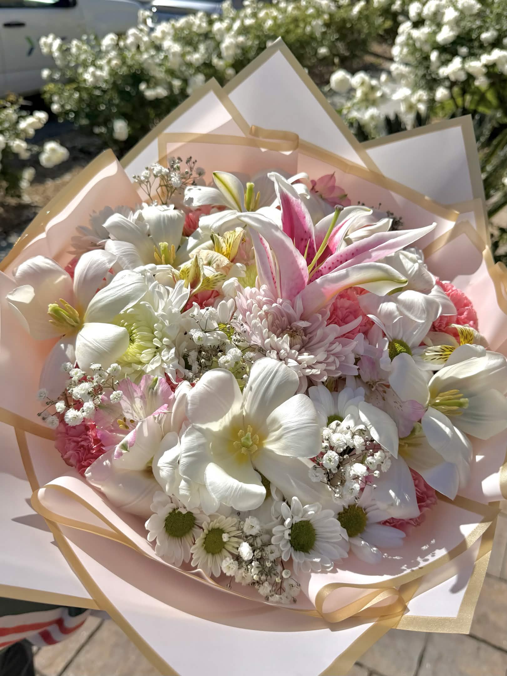 White lilies and daisies fresh bouquet